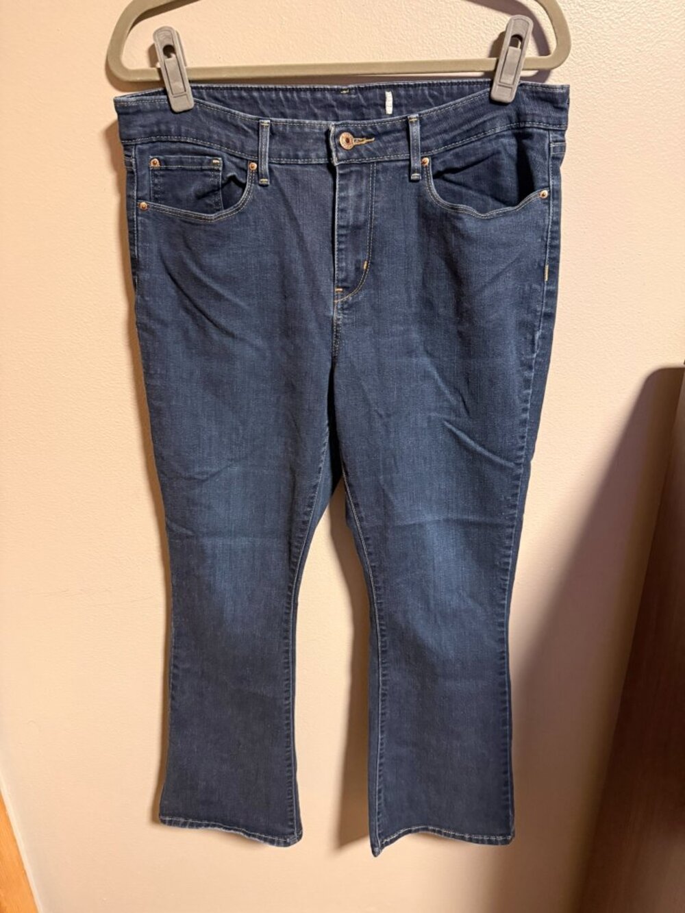 Levi's Jeans Women's Blue Denim Flat Lay 17.5" Waist No Size Tag